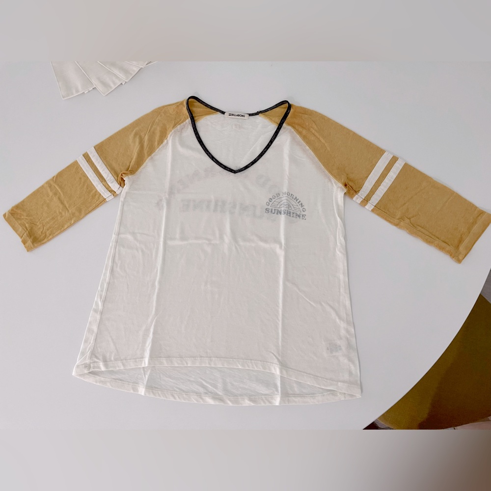 XS Billabong quarter sleeve tee